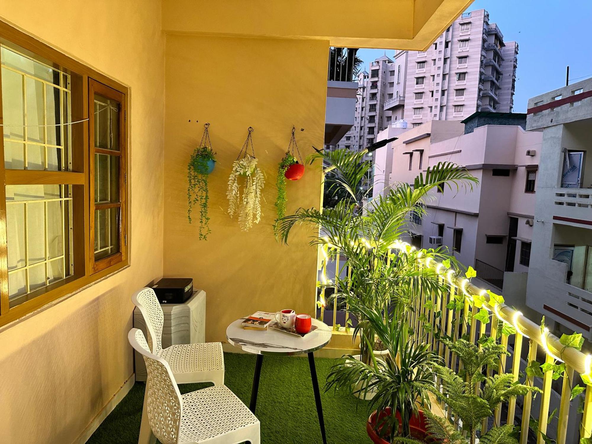Zoomstay - 3Bhk Apartments Varanasi Ngoại thất bức ảnh