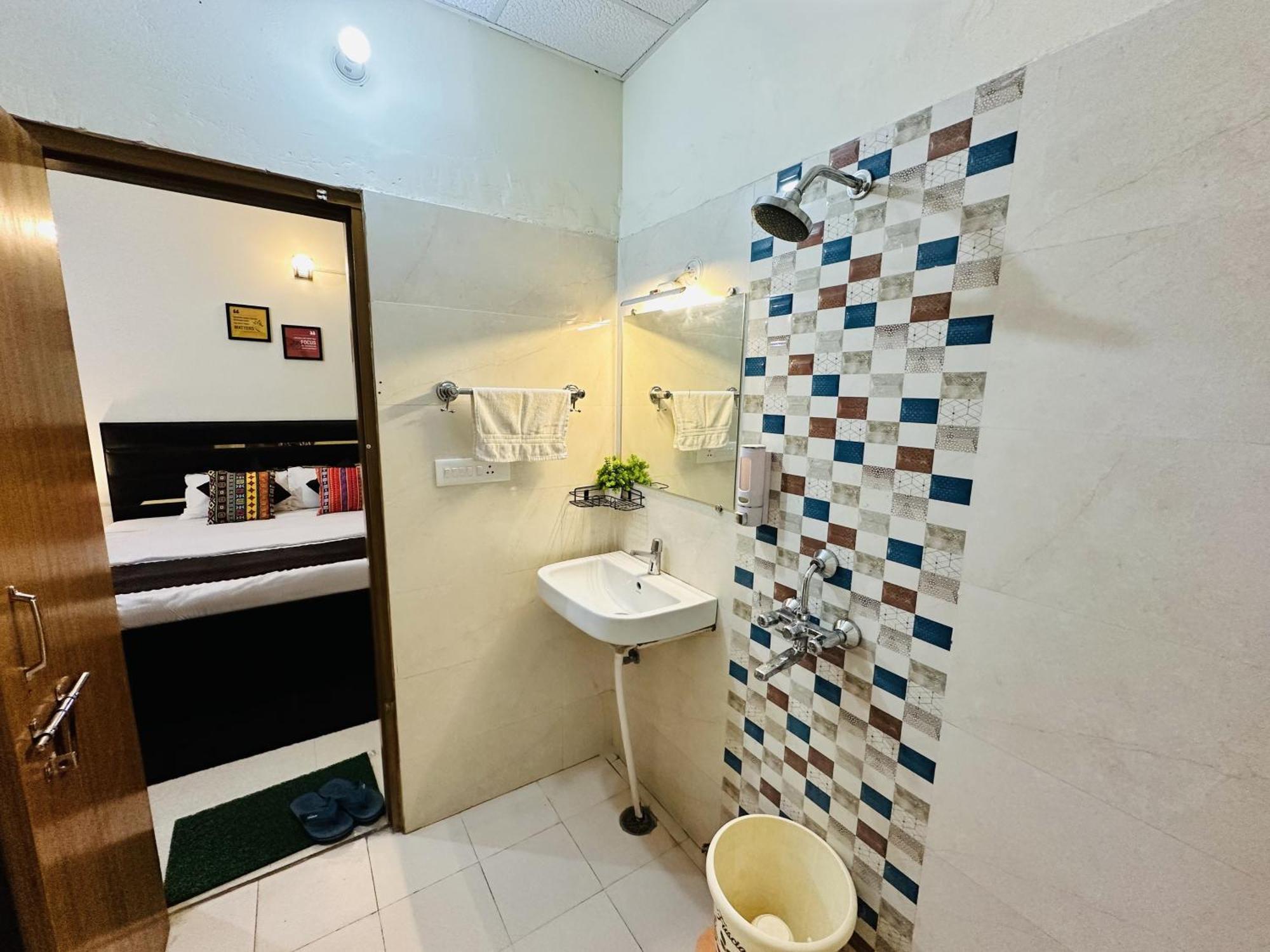 Zoomstay - 3Bhk Apartments Varanasi Ngoại thất bức ảnh