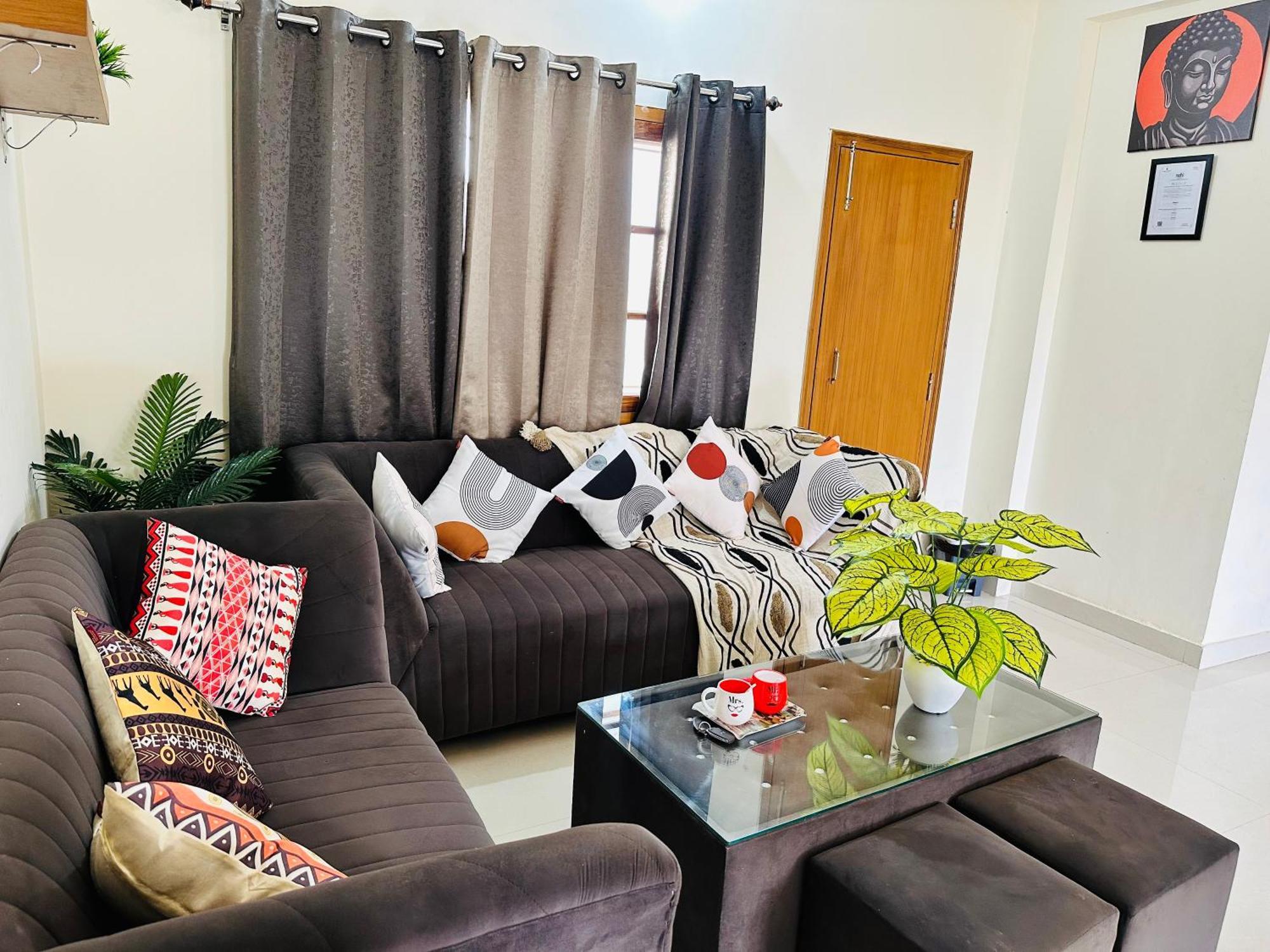 Zoomstay - 3Bhk Apartments Varanasi Ngoại thất bức ảnh