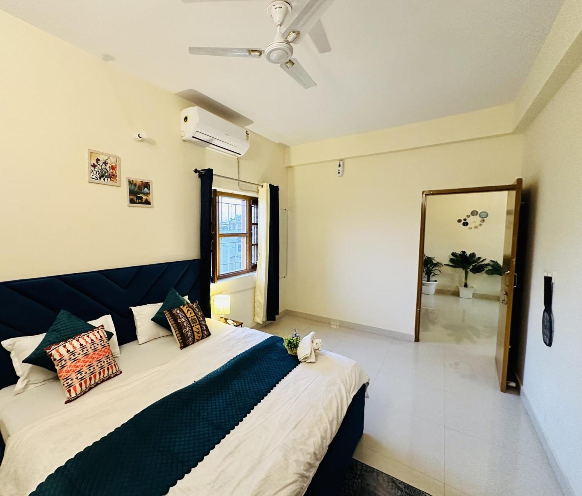 Zoomstay - 3Bhk Apartments Varanasi Ngoại thất bức ảnh